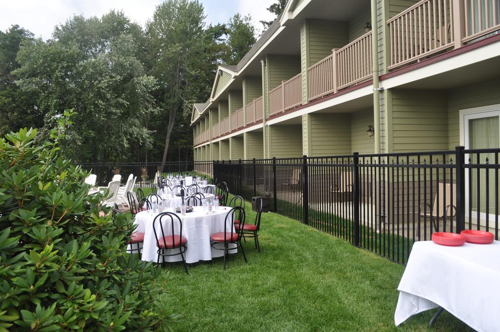 University Inn Academic Suites Orono Esterno foto