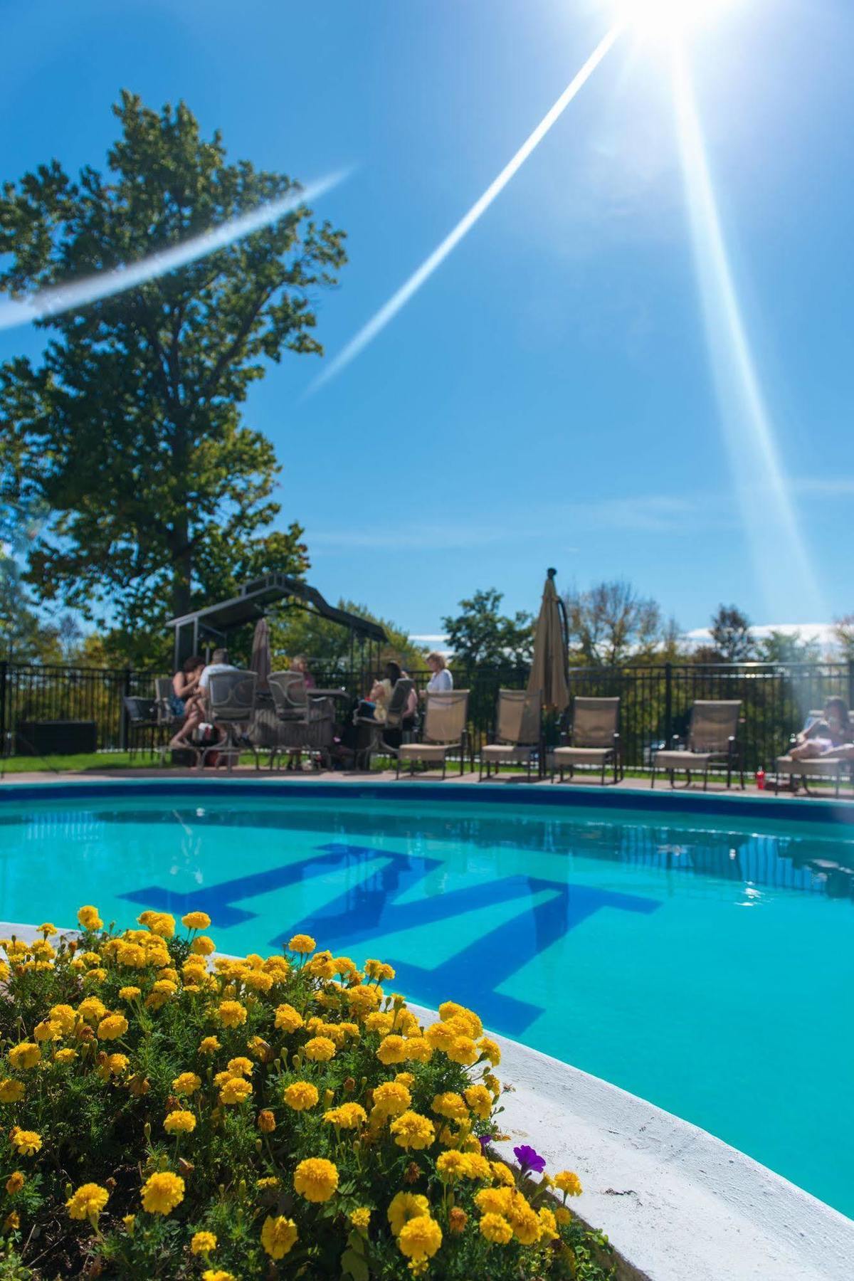 University Inn Academic Suites Orono Esterno foto