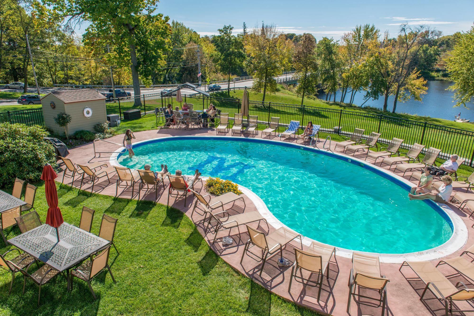 University Inn Academic Suites Orono Esterno foto