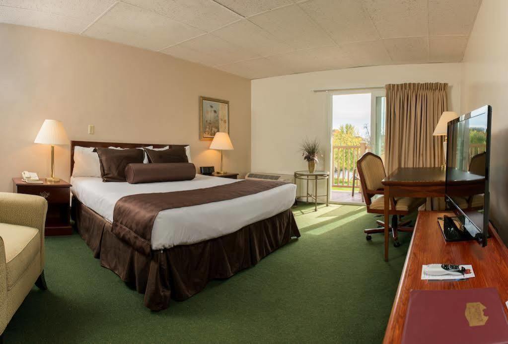 University Inn Academic Suites Orono Esterno foto